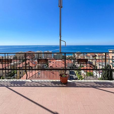 Grande Appartamento Vista Mare Вараце Екстериор снимка