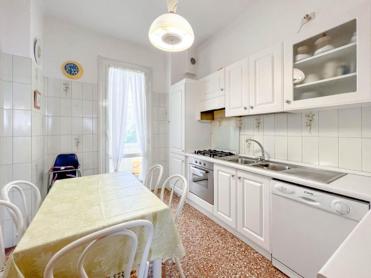 Grande Appartamento Vista Mare Вараце Екстериор снимка