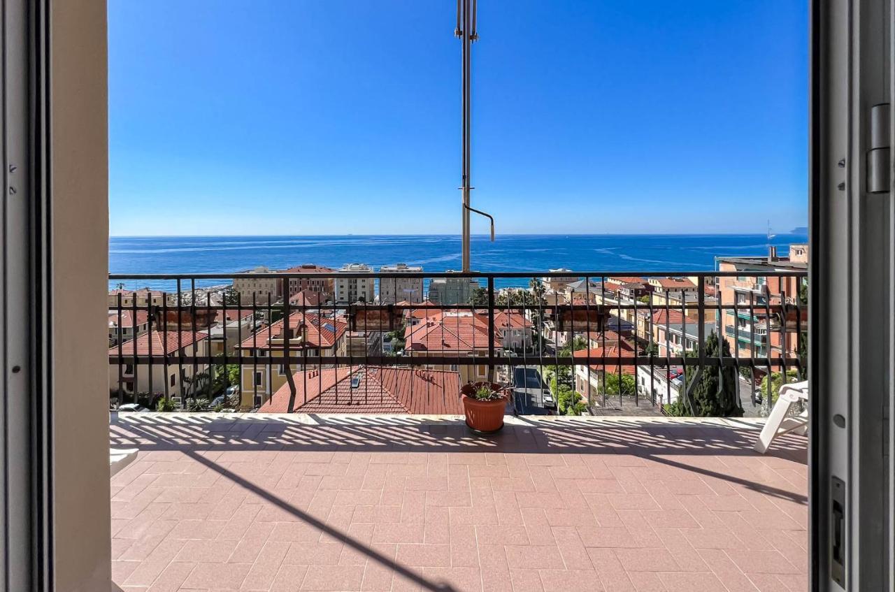 Grande Appartamento Vista Mare Вараце Екстериор снимка