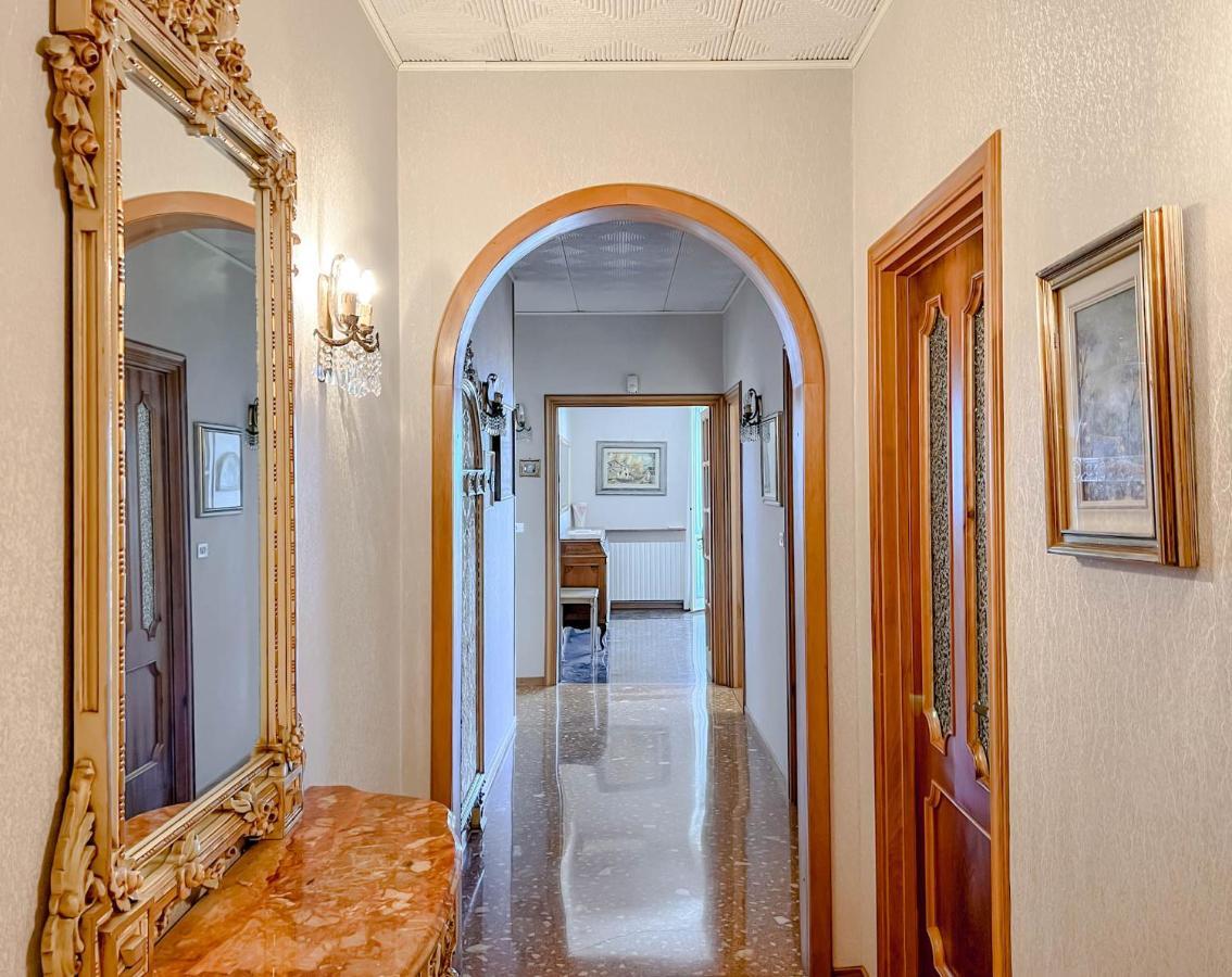 Grande Appartamento Vista Mare Вараце Екстериор снимка